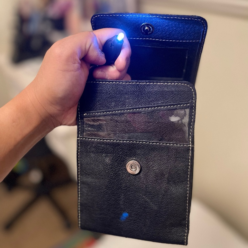 Coin Purse/Wallet W/ Tiny Flashlight - image 5